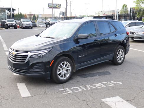 Certified 2024 Chevrolet Equinox LS w/ LS Convenience Package image 16