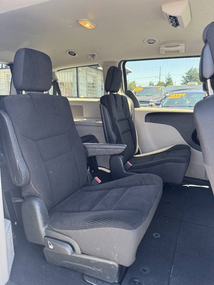 Used 2019 Dodge Grand Caravan SE w/ UConnect Hands-Free Group FWD image 10