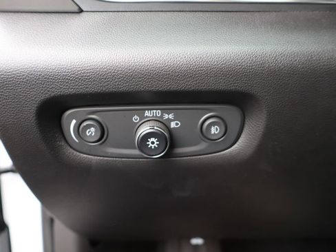 Used 2020 Chevrolet Traverse LT image 14