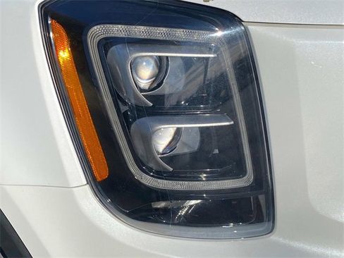Used 2020 Kia Telluride SX w/ Towing Package image 2