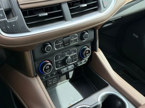Used 2021 Chevrolet Tahoe High Country AWD/4WD image 38