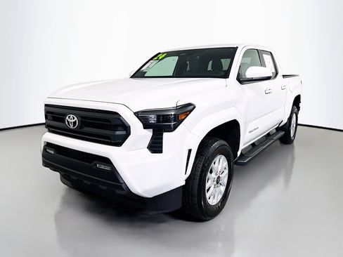 Used 2024 Toyota Tacoma SR5 image 9