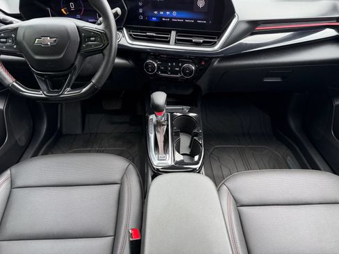 Used 2024 Chevrolet Trax RS w/ Sunroof Package FWD image 25