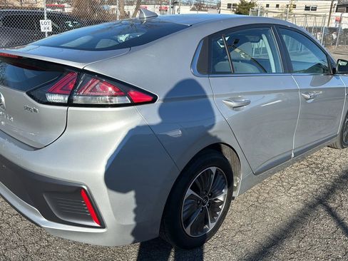 Used 2020 Hyundai Ioniq SEL image 5
