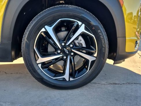 Used 2023 Chevrolet TrailBlazer RS w/ Sun and Liftgate Package image 11