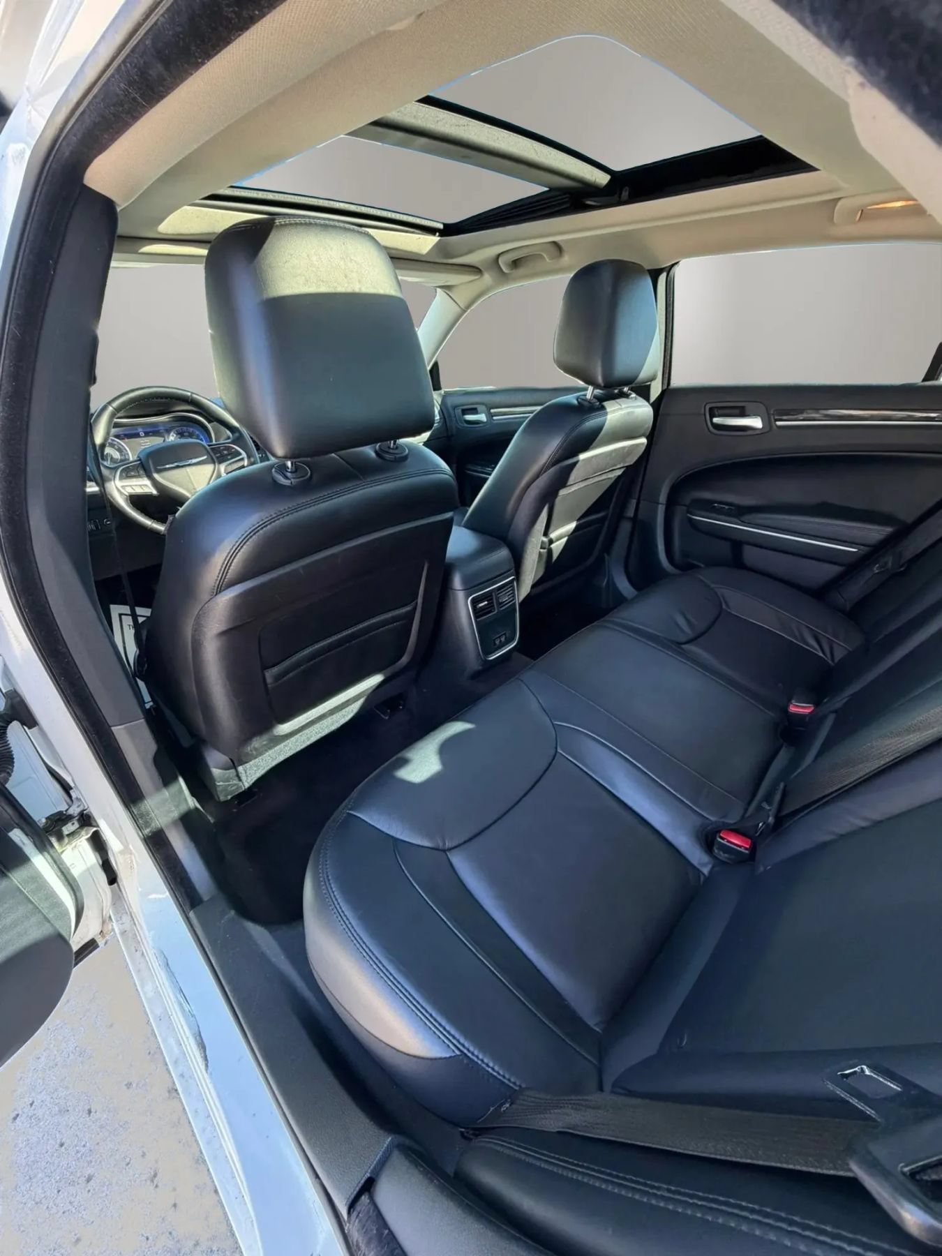 Used 2016 Chrysler 300 Limited AWD/4WD image 14