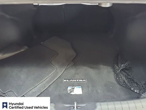 Certified 2025 Hyundai Elantra Limited FWD image 14
