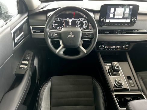 Used 2024 Mitsubishi Outlander SE FWD image 38