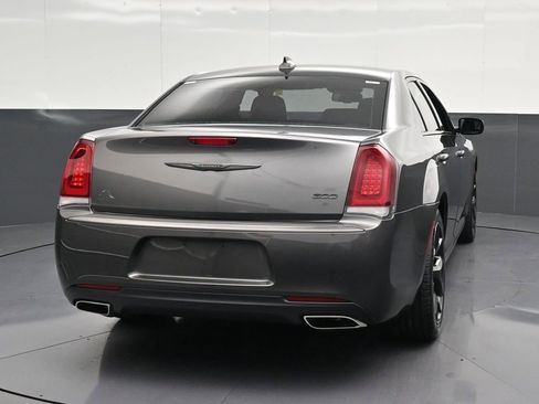 Used 2022 Chrysler 300 Touring w/ Sport Appearance Package RWD image 2