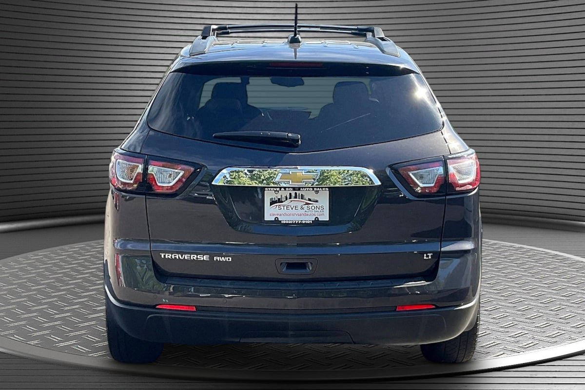 Used 2017 Chevrolet Traverse LT w/ Style and Technology Package AWD/4WD image 5