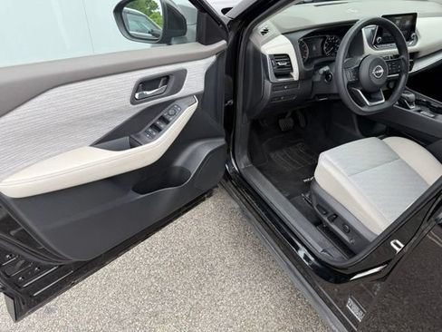 Used 2023 Nissan Rogue SV AWD/4WD image 15