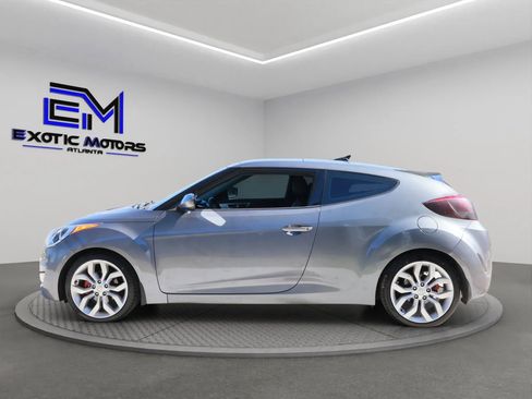 Used 2013 Hyundai Veloster w/ Style Pkg image 2