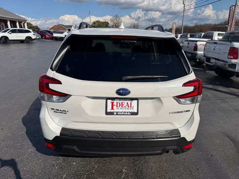 Used 2021 Subaru Forester Premium image 3