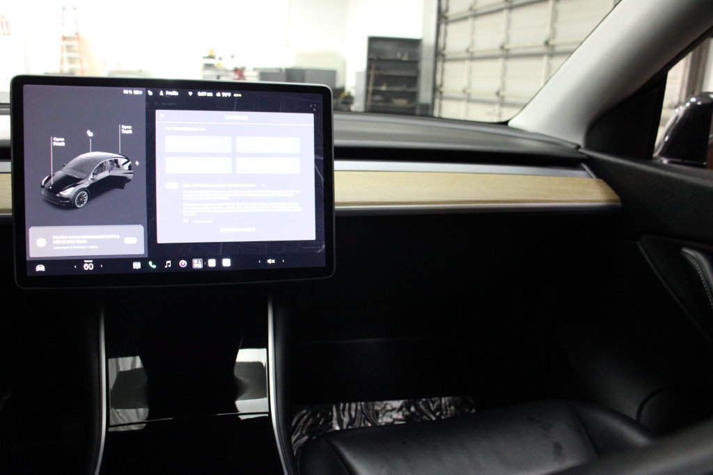 Used 2021 Tesla Model Y Long Range AWD/4WD image 25