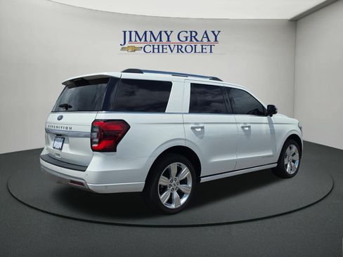 Used 2024 Ford Expedition Platinum AWD/4WD image 5