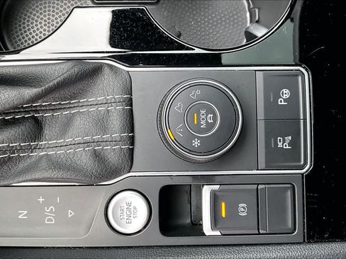 Used 2023 Volkswagen Atlas Cross Sport SEL Premium R-Line AWD/4WD image 68