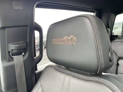 Certified 2022 Chevrolet Silverado 1500 High Country w/ High Country Premium Package image 47