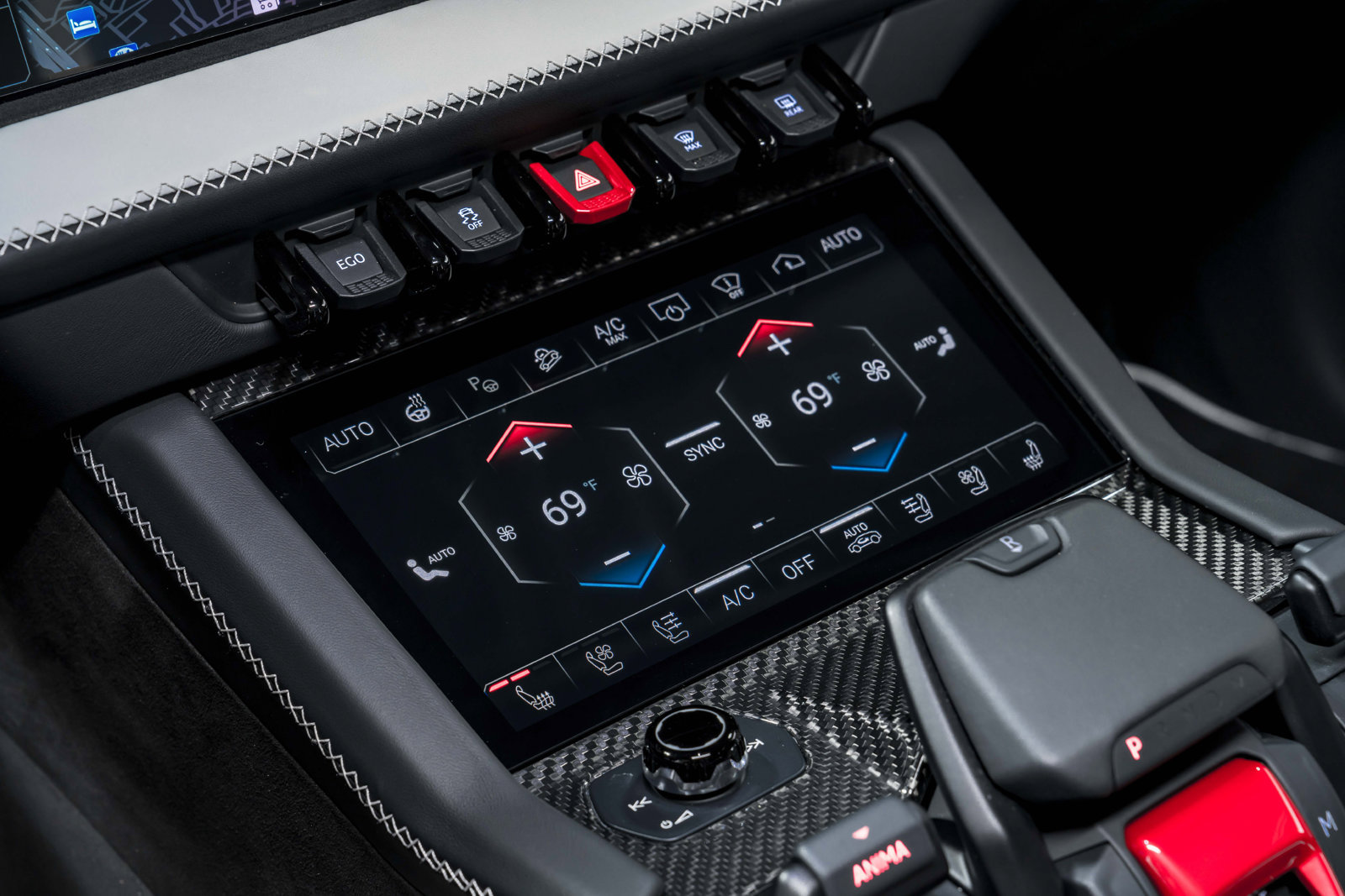 Used 2025 Lamborghini Urus SE AWD/4WD image 28