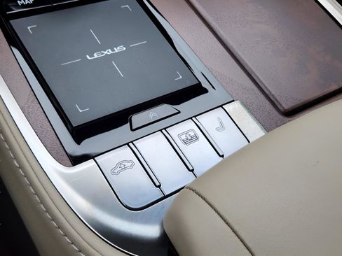 Used 2020 Lexus LS 500 w/ Interior Upgrade Package RWD image 16