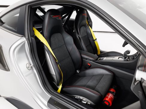 Used 2018 Porsche 911 GT2 RS RWD image 36