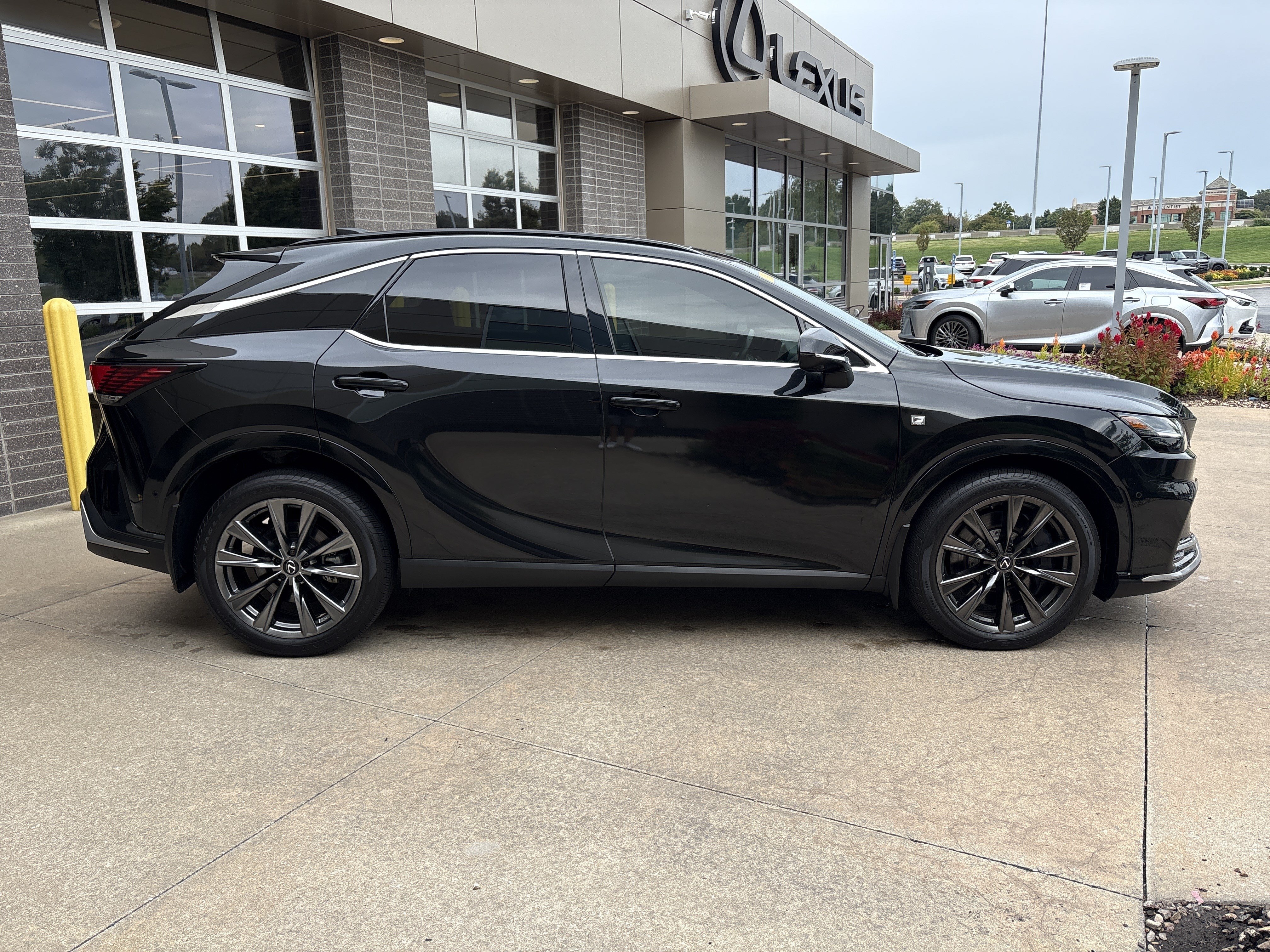 Used 2024 Lexus RX 350 F Sport w/ Convenience Package AWD/4WD image 29