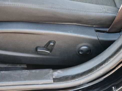 Used 2022 Chrysler 300 Touring w/ Sport Appearance Package image 16