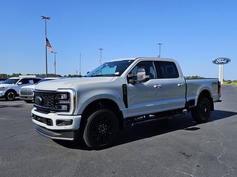 Used 2025 Ford F250 Lariat w/ Lariat Ultimate Package image 3