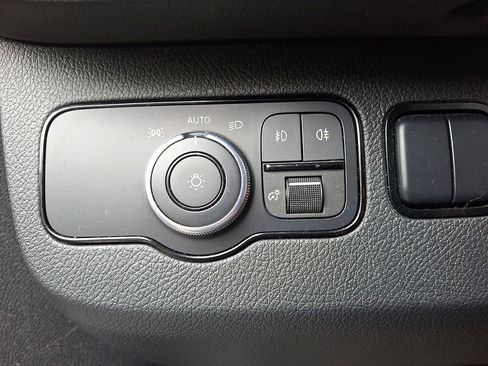 Used 2020 Mercedes-Benz Sprinter 2500 image 25