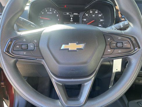 Used 2024 Chevrolet Trax LS w/ LS Convenience Package image 18
