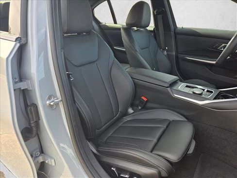 Used 2025 BMW 330i Sedan w/ M Sport Package image 22