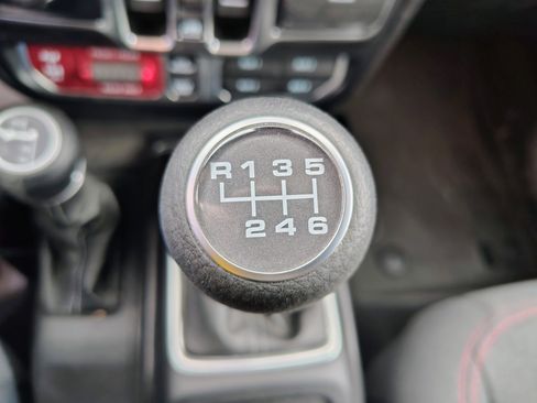 Used 2024 Jeep Gladiator Rubicon w/ Technology Group image 4