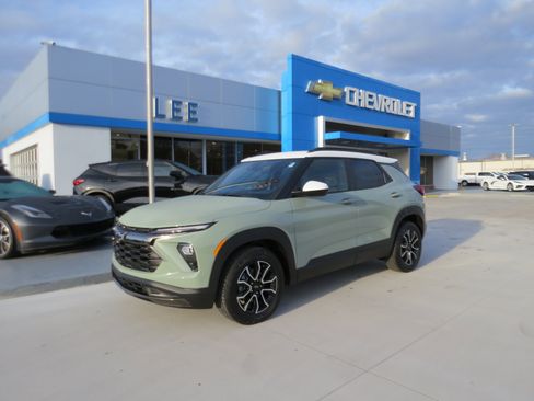 New 2026 Chevrolet TrailBlazer ACTIV image 1