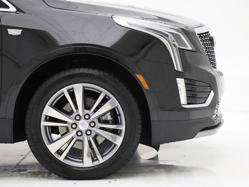 Used 2025 Cadillac XT5 Premium Luxury image 3