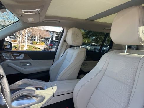 Used 2025 Mercedes-Benz GLS 450 4MATIC image 14