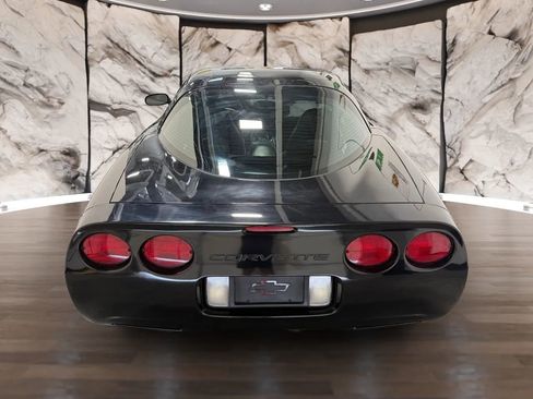 Used 1999 Chevrolet Corvette Coupe w/ Memory Pkg RWD image 9