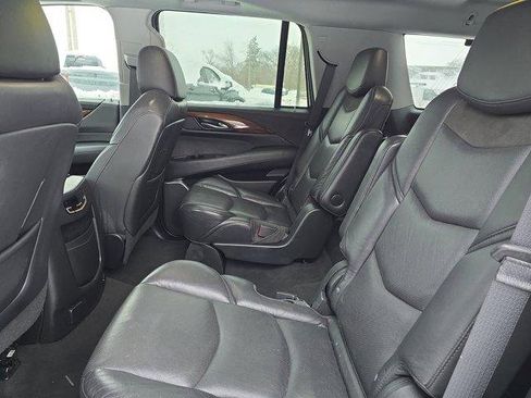 Used 2020 Cadillac Escalade Luxury image 10