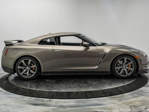 Used 2009 Nissan GT-R Premium AWD/4WD image 28