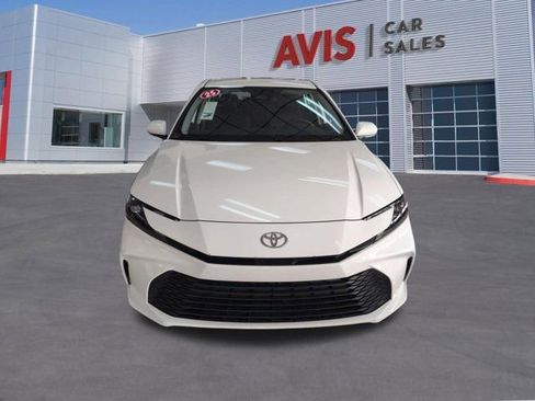 Used 2025 Toyota Camry LE image 2