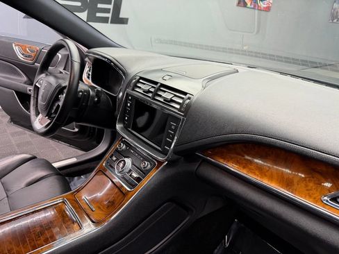 Used 2017 Lincoln Continental Select AWD/4WD image 48