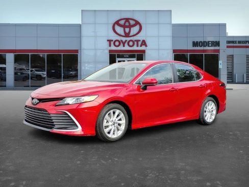 Used 2023 Toyota Camry LE image 1