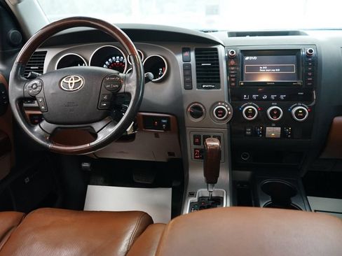 Used 2011 Toyota Sequoia Platinum AWD/4WD image 8
