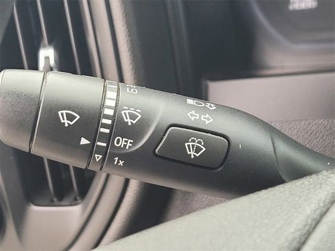 Used 2020 Chevrolet Silverado 1500 Custom w/ Custom Value Package image 25