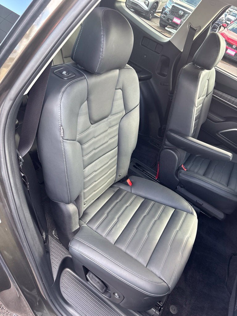 Used 2024 Kia Telluride SX Prestige w/ Towing Package AWD/4WD image 19
