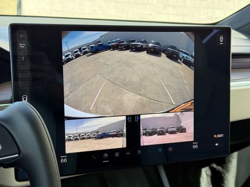 Used 2023 Tesla Model X image 8