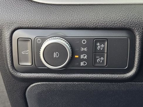 Certified 2022 Ford Explorer XLT w/ Equipment Group 202A image 20