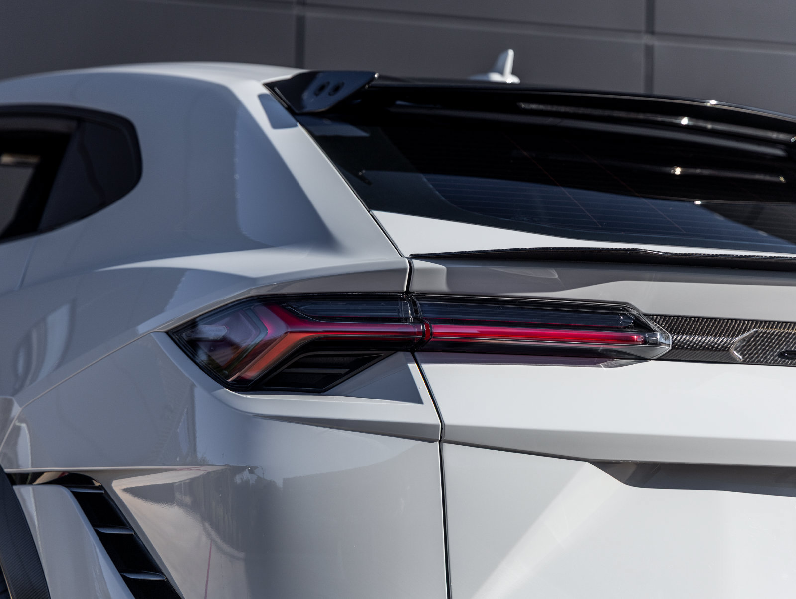 Used 2024 Lamborghini Urus Performante AWD/4WD image 12