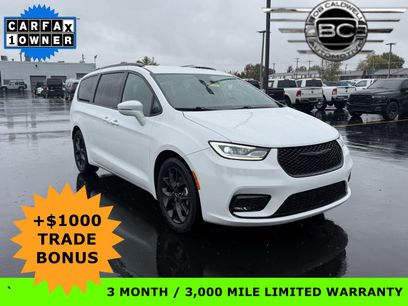 Used 2022 Chrysler Pacifica Touring-L w/ S Appearance Package