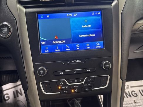 Used 2020 Ford Fusion SE image 17