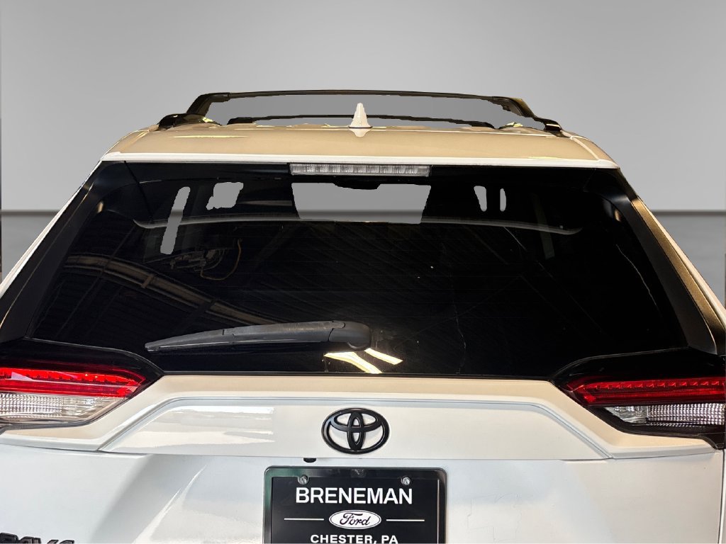 Used 2022 Toyota RAV4 XLE AWD/4WD image 18