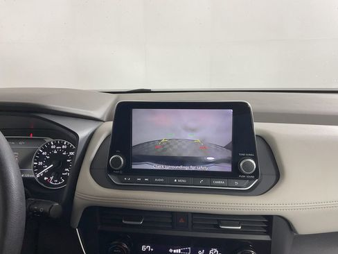 Used 2024 Nissan Rogue SV image 27